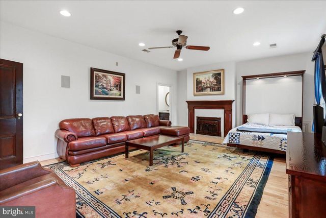 827 PHILADELPHIA AVENUE, Chambersburg, PA 17201