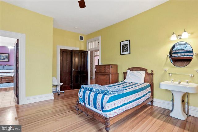 827 PHILADELPHIA AVENUE, Chambersburg, PA 17201