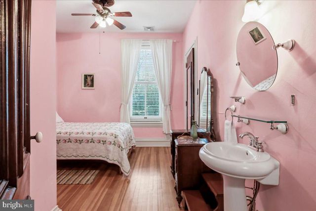 827 PHILADELPHIA AVENUE, Chambersburg, PA 17201