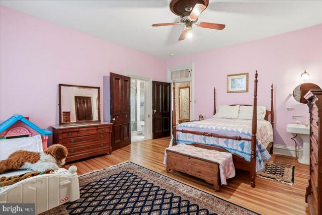 827 PHILADELPHIA AVENUE, Chambersburg, PA 17201