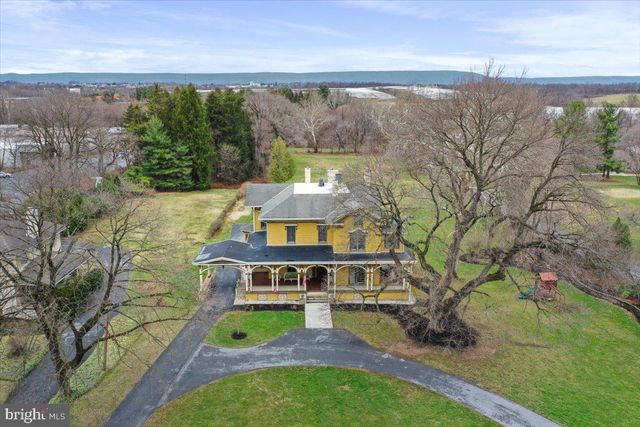 827 PHILADELPHIA AVENUE, Chambersburg, PA 17201