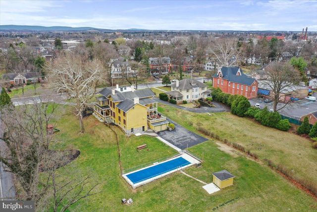 827 PHILADELPHIA AVENUE, Chambersburg, PA 17201