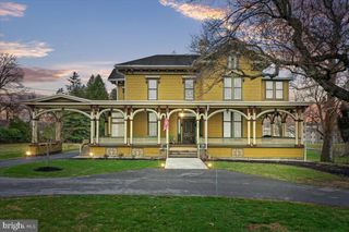 827 PHILADELPHIA AVENUE, Chambersburg, PA 17201