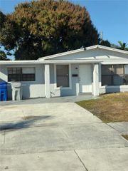 731 NW 17th Ct, Pompano Beach, FL 33060