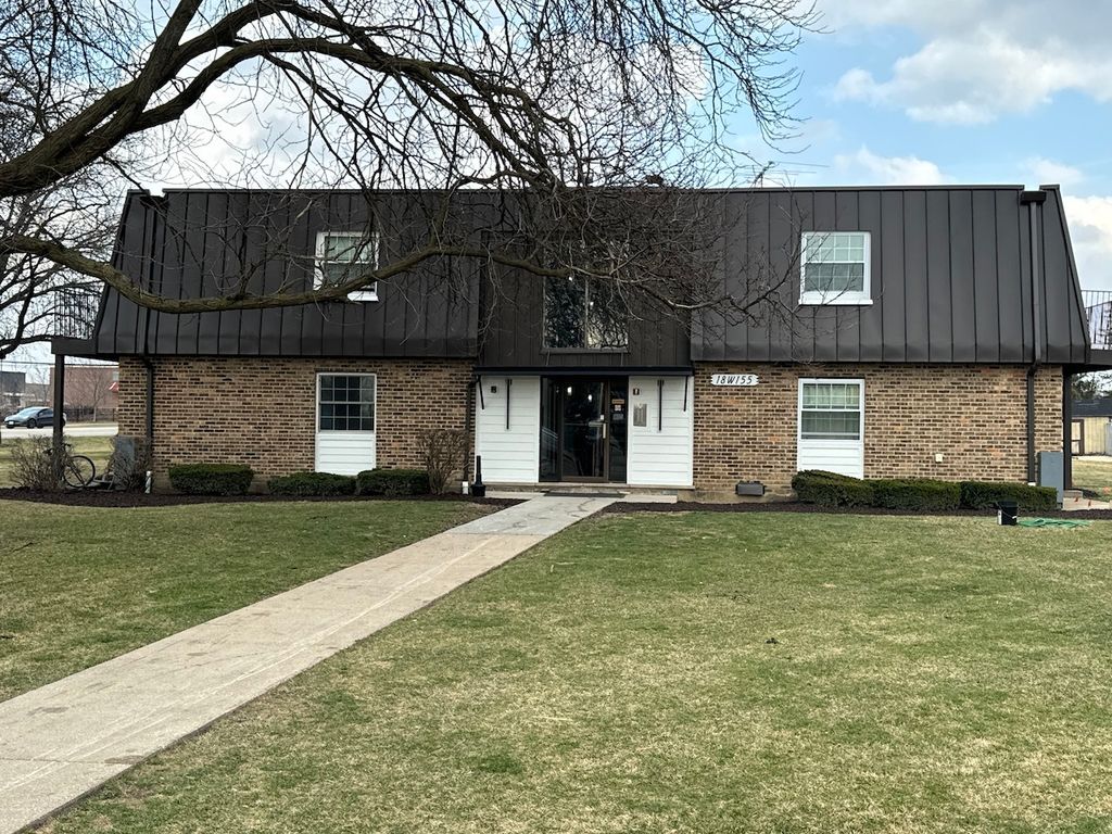 141 W 63rd Street G208, Westmont, IL 60559