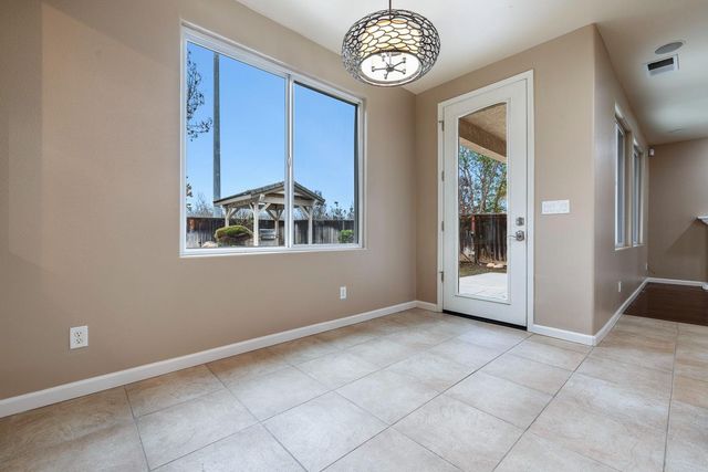 4674 N Arrow Ridge Way, Clovis, CA 93619