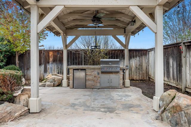 4674 N Arrow Ridge Way, Clovis, CA 93619