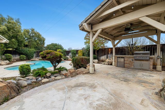 4674 N Arrow Ridge Way, Clovis, CA 93619