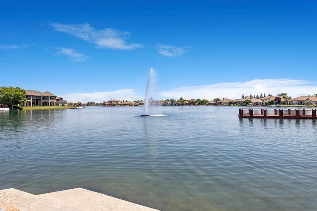 4674 N Arrow Ridge Way, Clovis, CA 93619