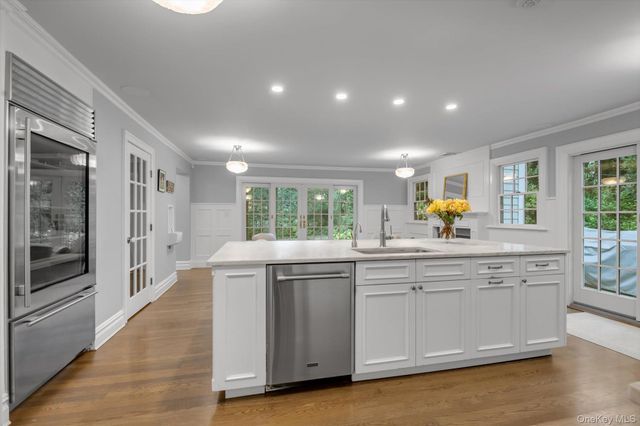 4 Sunset Lane, Port Washington, NY 11050