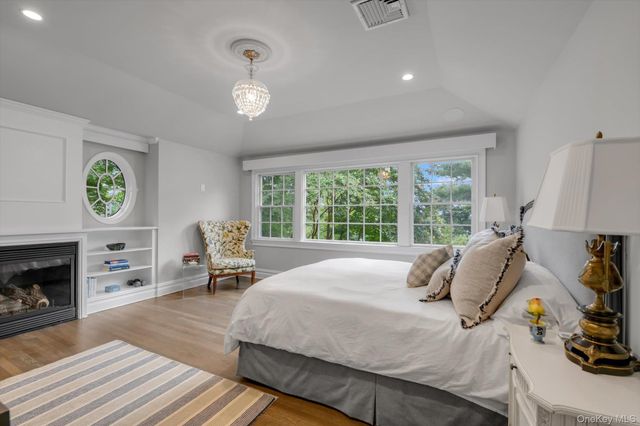 4 Sunset Lane, Port Washington, NY 11050