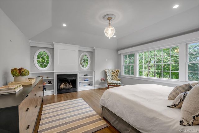 4 Sunset Lane, Port Washington, NY 11050