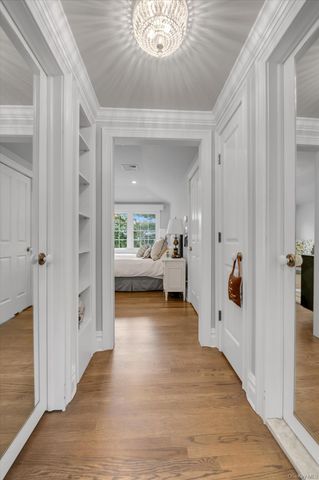 4 Sunset Lane, Port Washington, NY 11050