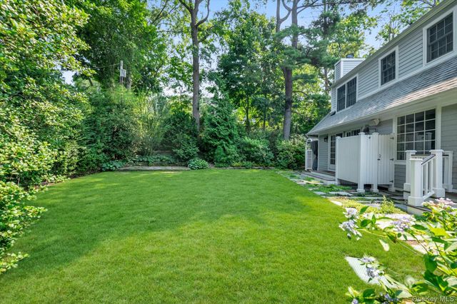 4 Sunset Lane, Port Washington, NY 11050