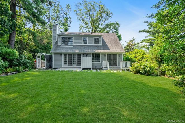 4 Sunset Lane, Port Washington, NY 11050