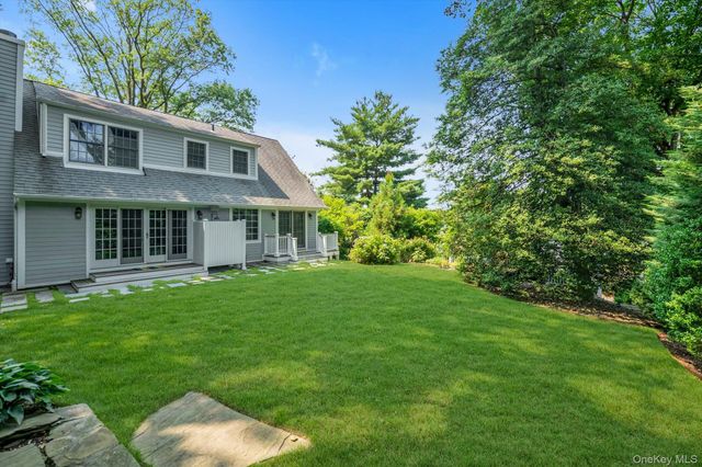 4 Sunset Lane, Port Washington, NY 11050