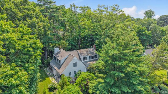 4 Sunset Lane, Port Washington, NY 11050