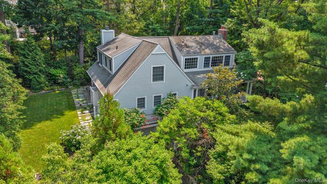 4 Sunset Lane, Port Washington, NY 11050