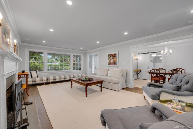 4 Sunset Lane, Port Washington, NY 11050