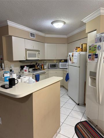 4677 NW 9th Street 106, Miami, FL 33126