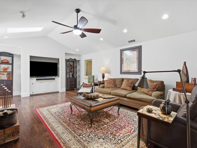 5320 Elkridge Drive, Dallas, TX 75227