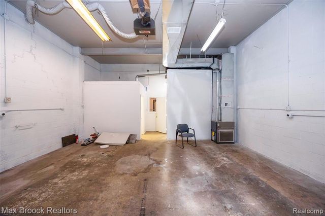 13940 Gratiot Avenue, Detroit, MI 48205