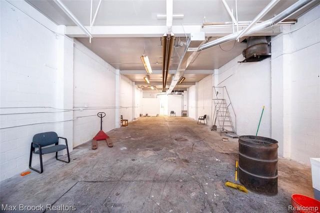 13940 Gratiot Avenue, Detroit, MI 48205