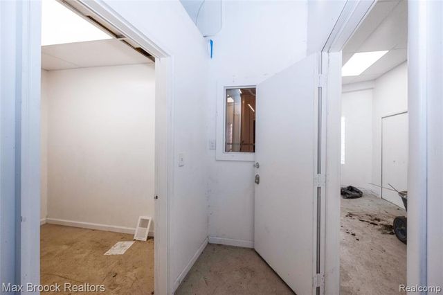 13940 Gratiot Avenue, Detroit, MI 48205