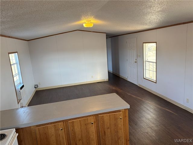 3676 N Avra Road, Golden Valley, AZ 86413