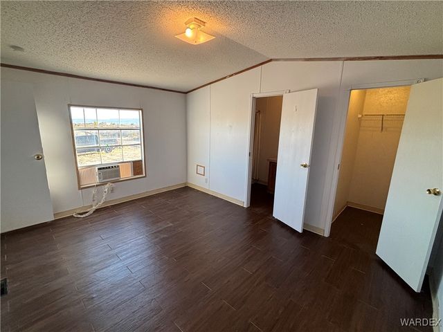 3676 N Avra Road, Golden Valley, AZ 86413