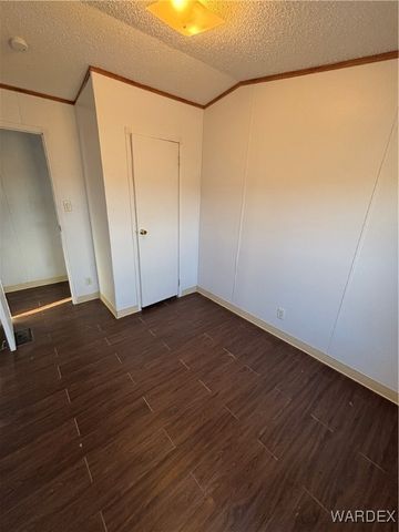 3676 N Avra Road, Golden Valley, AZ 86413