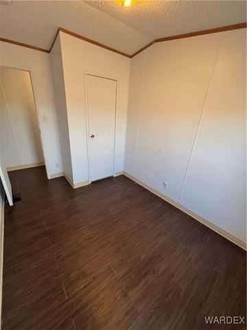 3676 N Avra Road, Golden Valley, AZ 86413