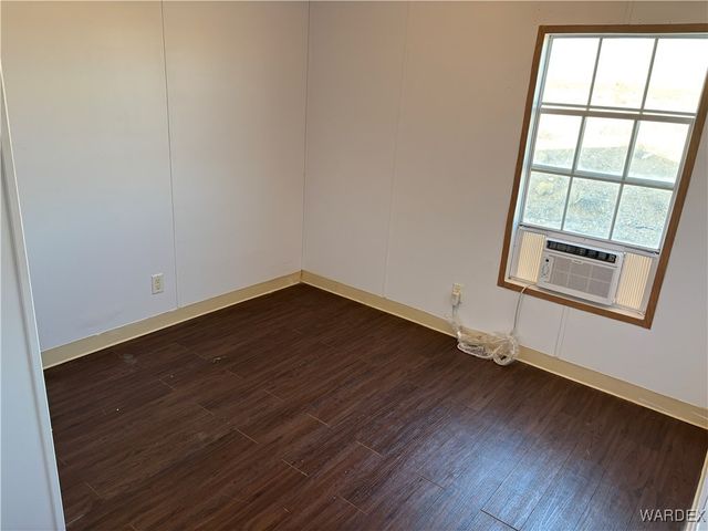 3676 N Avra Road, Golden Valley, AZ 86413