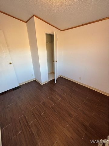 3676 N Avra Road, Golden Valley, AZ 86413