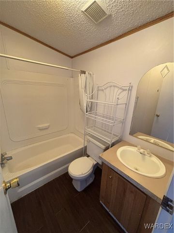 3676 N Avra Road, Golden Valley, AZ 86413