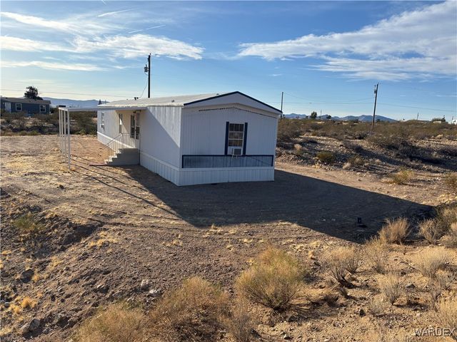 3676 N Avra Road, Golden Valley, AZ 86413