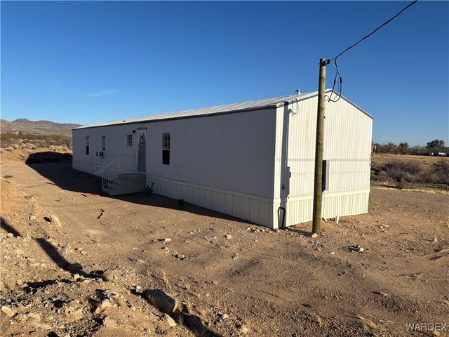 3676 N Avra Road, Golden Valley, AZ 86413