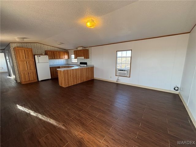 3676 N Avra Road, Golden Valley, AZ 86413