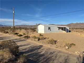 3676 N Avra Road, Golden Valley, AZ 86413