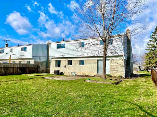 33036 Richard O Drive, Sterling Heights, MI 48310