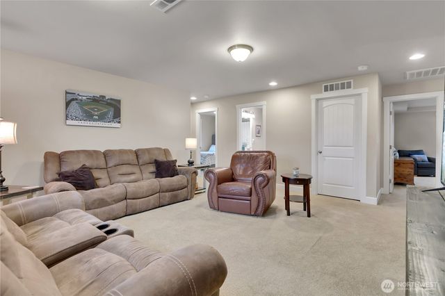 200 Fielding Street NE, Orting, WA 98360