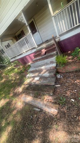 197 Main Street, Henrietta, NC 28076