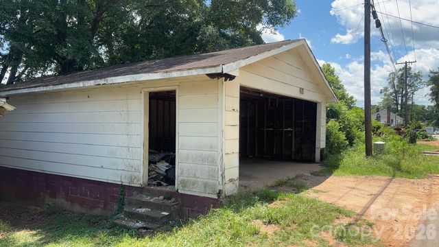 197 Main Street, Henrietta, NC 28076
