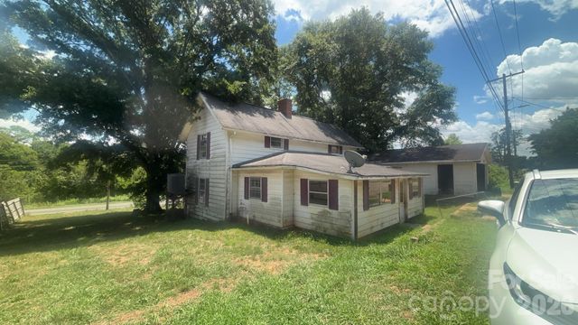 197 Main Street, Henrietta, NC 28076