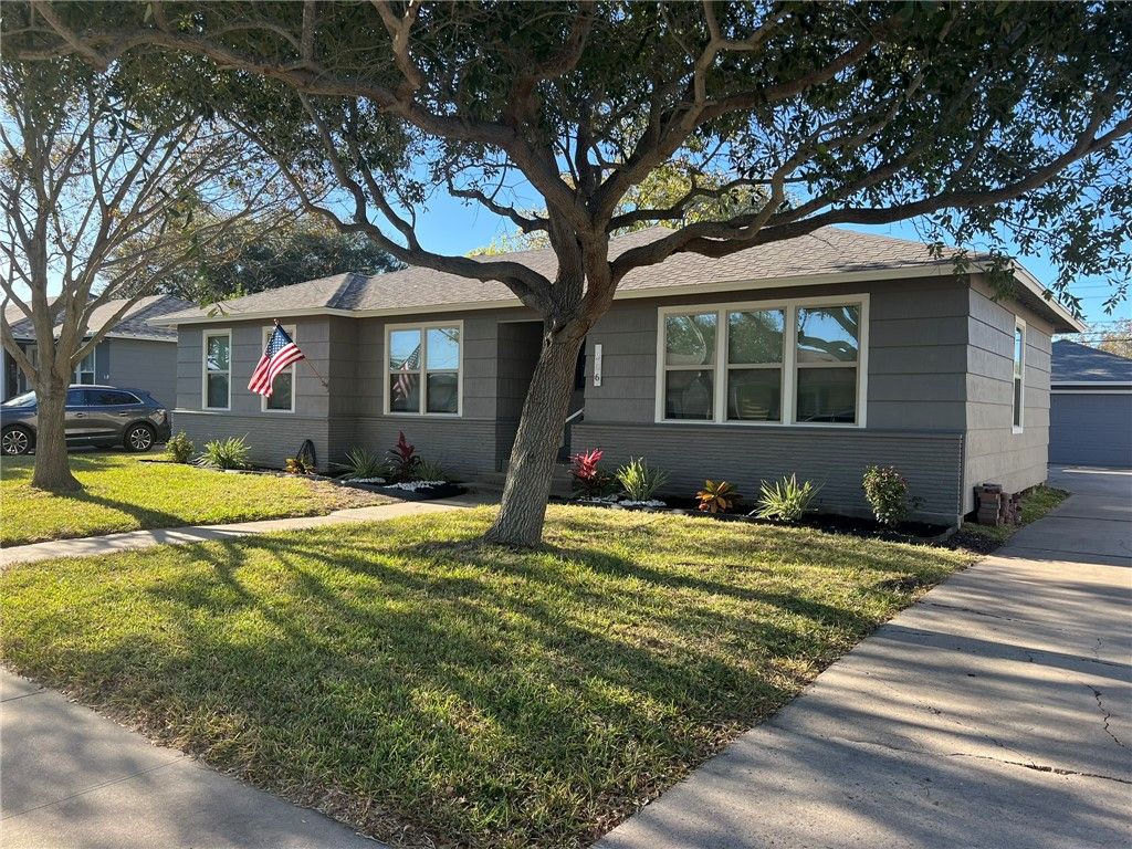 306 Circle Dr, Corpus Christi, TX 78412 — exterior