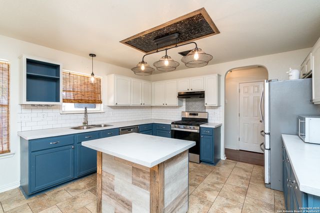 720 Fountain Gate, Schertz, TX 78108