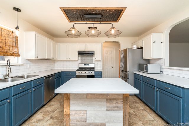 720 Fountain Gate, Schertz, TX 78108