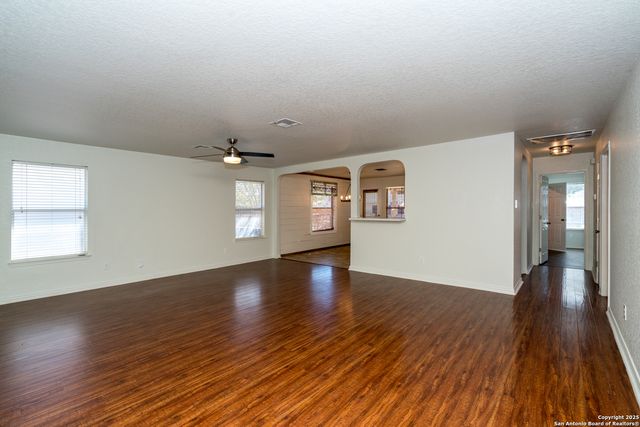 720 Fountain Gate, Schertz, TX 78108