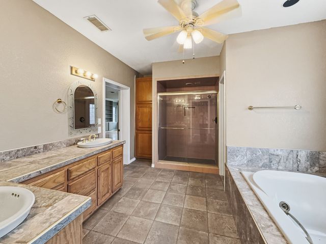 720 E Leslie Street, Hamilton, TX 76531