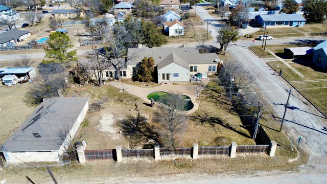 720 E Leslie Street, Hamilton, TX 76531